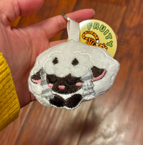 Wooloo plush keychain hand made, pattern by dragon&#39;s den