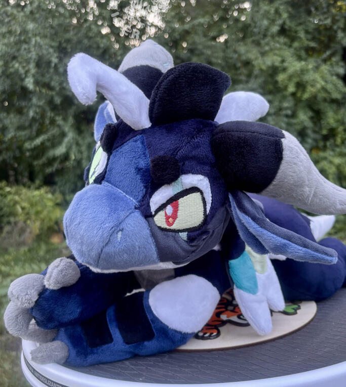 Magpie 16 inch cuddle plush, heavily modified CholyKnight pattern